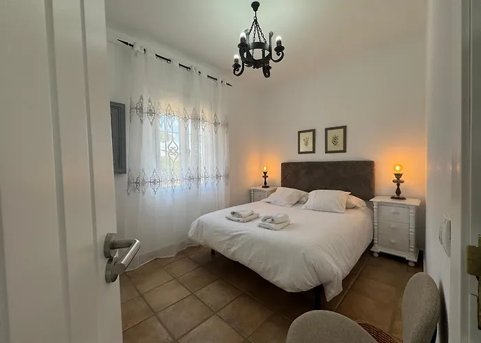 Villas Dehesa Roche Viejo
